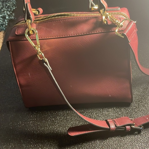 Steve Madden Red Crossbody Bag with Gold Accents - Picture 4 of 4